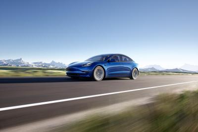 PRIMATO TESLA, Model 3 è l’auto più venduta in Europa